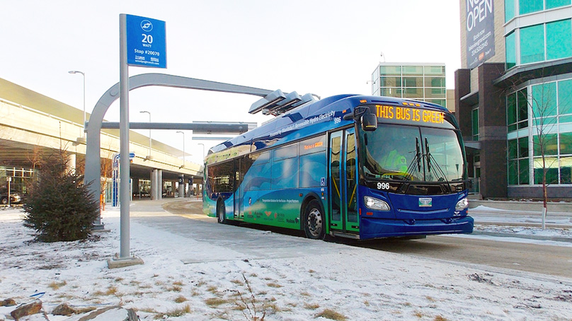 Electric Bus - This bus is green 