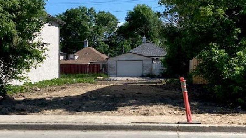 Property for sale - 705 Selkirk Avenue