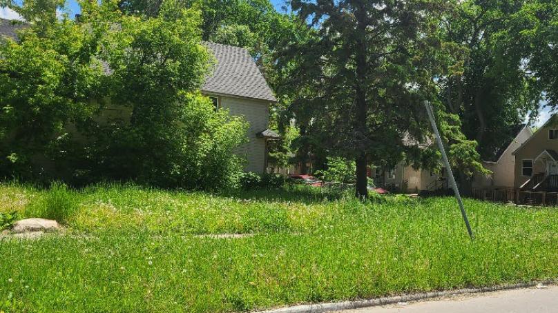 Property for sale - 529 Boyd Ave.