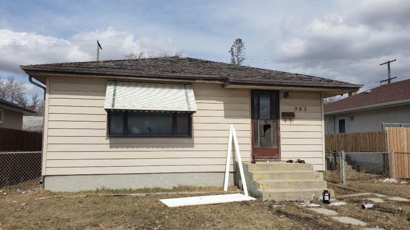 Property for sale - 983 Narin Ave