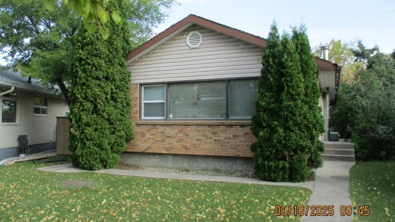 Property for sale - 1047 Polson Ave.