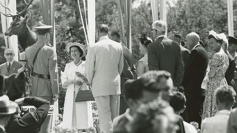 Royal Tour, Winnipeg, July 24, 1959. Queen Elizabeth II at Assiniboine Park. Matthews Studio, City of Winnipeg Archives.