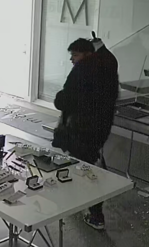 Male suspect 2 jewellery