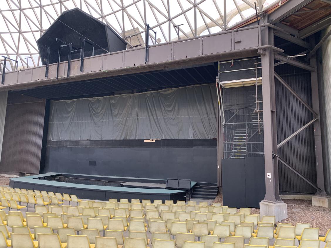 Winnipeg Fleet Management Agency installed scaffolding around a stairway leading to the lighting area, and reinforced it with wood panels to improve safety.