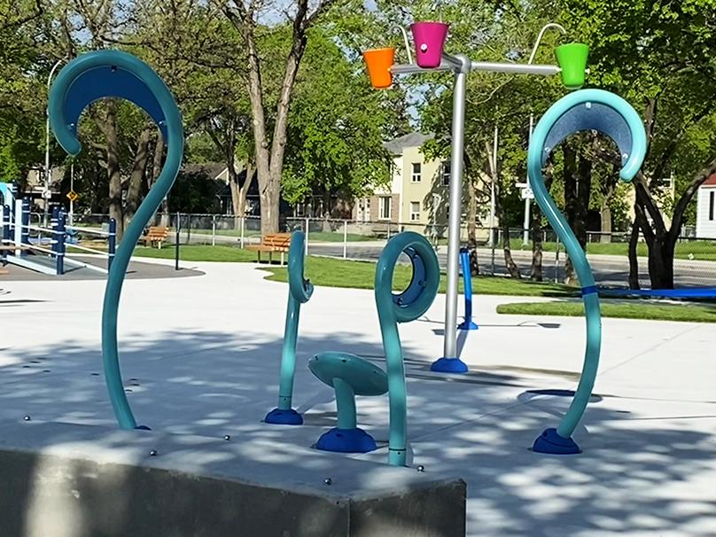 Sprinklers at Crescentwood Spray Pad