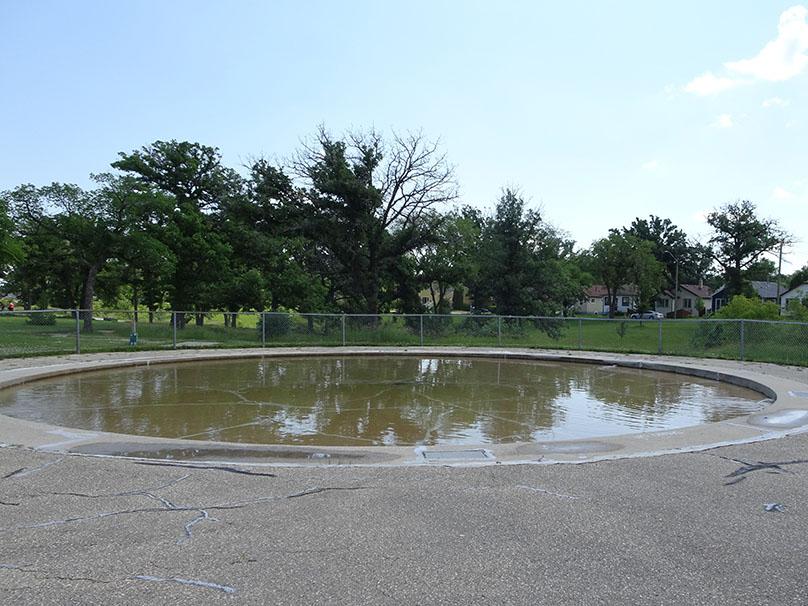 Happyland Park Wading Pool 