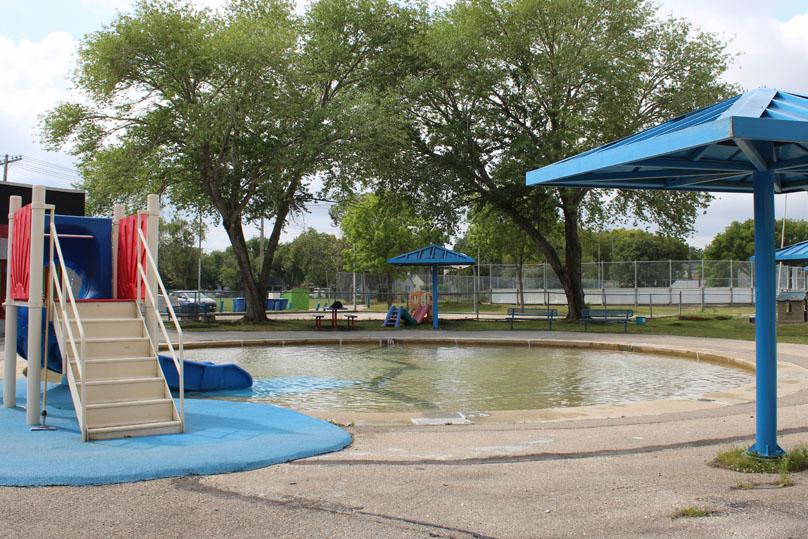 Earl Grey Community Centre Wading Pool 