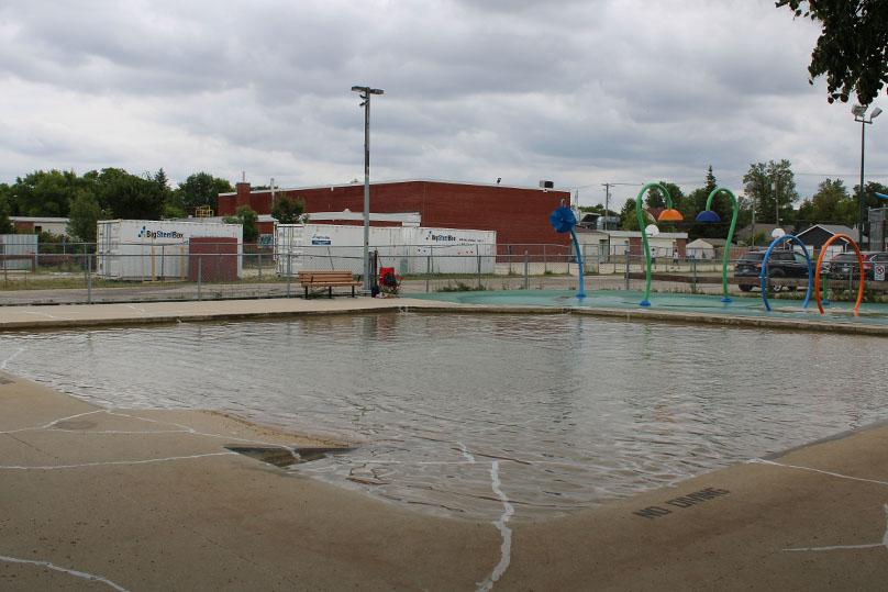 West Kildonan Memorial Community Centre Wading Pool 