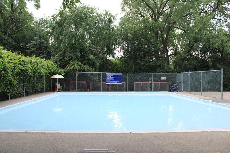 Robert A Steen Memorial Community Centre Wading Pool