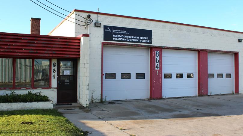 The entrance to the Recreation Equipment Rentals Building on a clear, fall day.